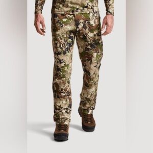 Men’s Sitka Traverse pants - like new - never worn - size 36